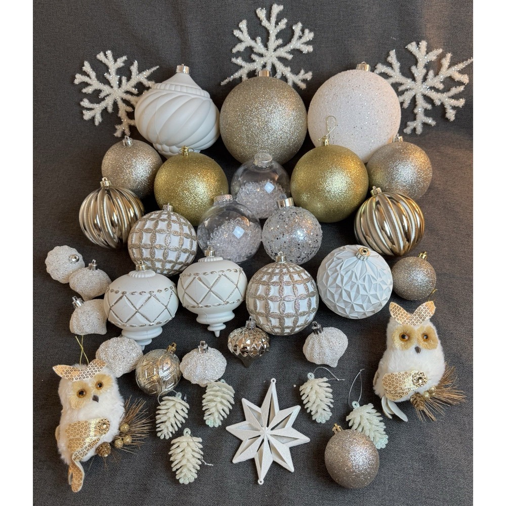 Lot Of 38 White Gold & Silver Christmas Ornaments Snowflakes Owls Round Glitter